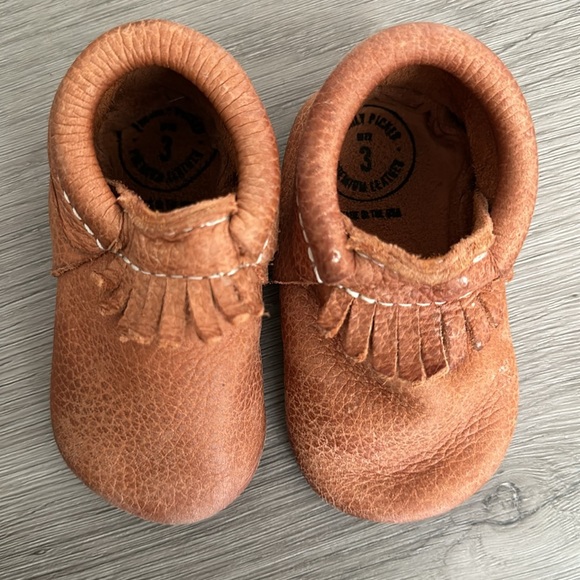 Freshly picked baby moccasins - Picture 2 of 12